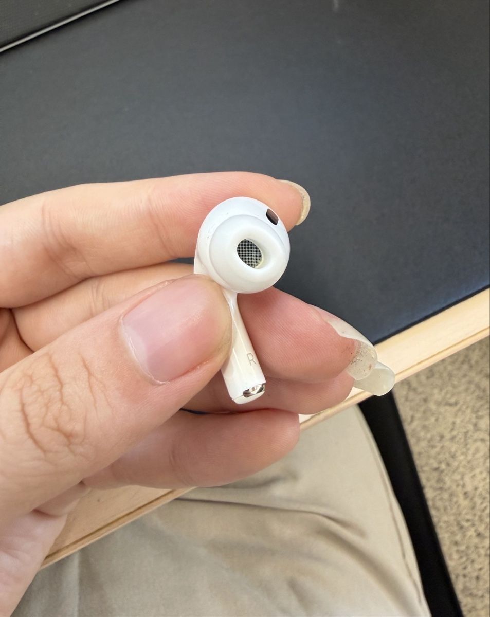 Apple Cuffie: Apple AirPods Pro 2. Generation Ladecase mit Ohrstöpsel – Usato da Hüttwilen venduto da sar_8gj7 3
