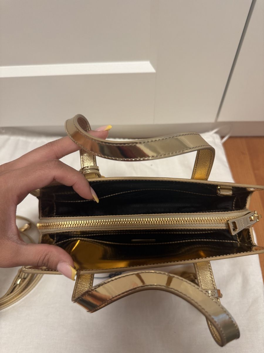 Prada Taschen für Damen: Prada Handtasche Metallic Gold – Gebraucht aus Lohn-Ammannsegg von aemu12 3