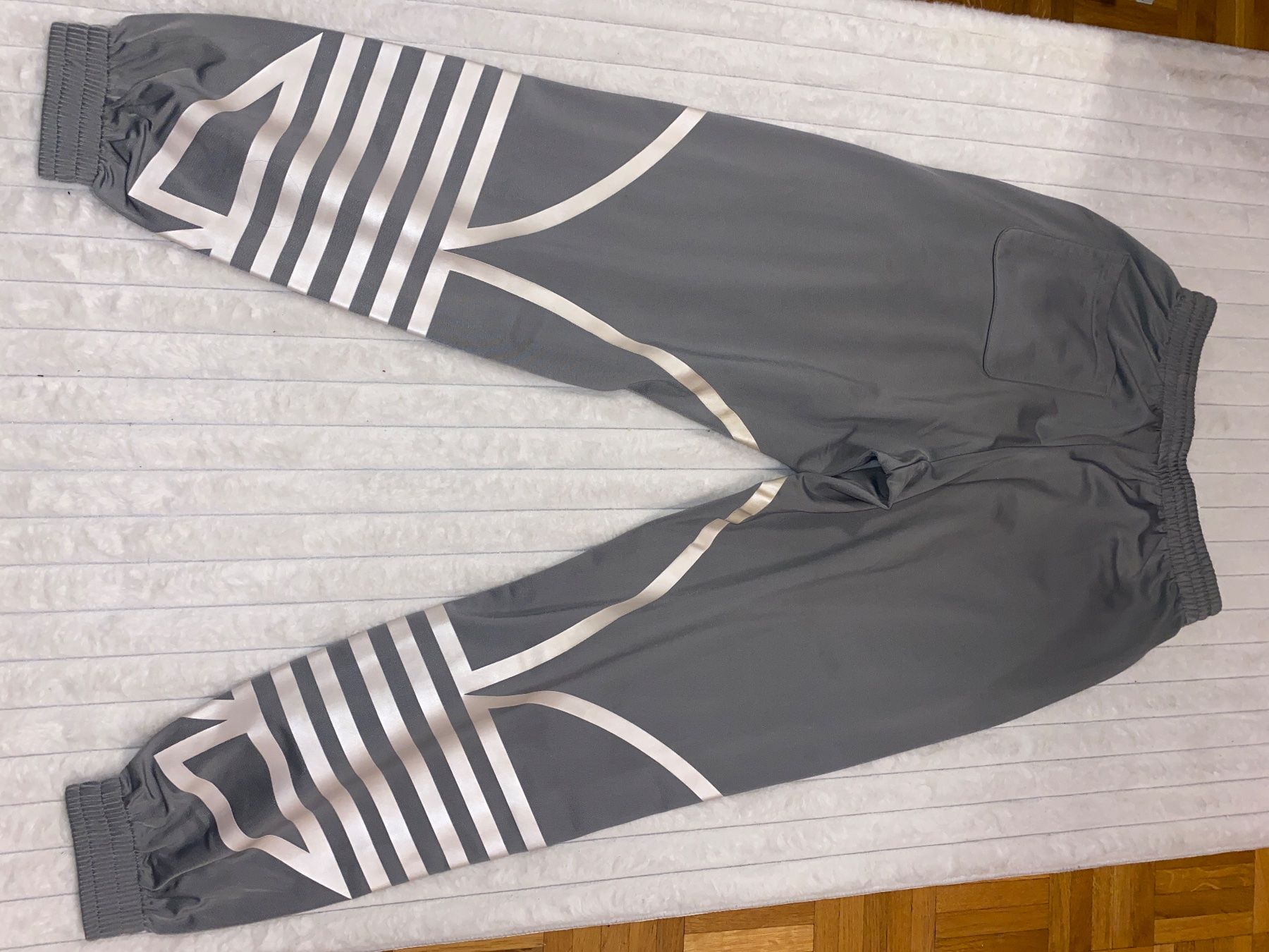 Adidas Pantaloni: Training Adidas – Usato da Vevey venduto da nej_5ynb 1