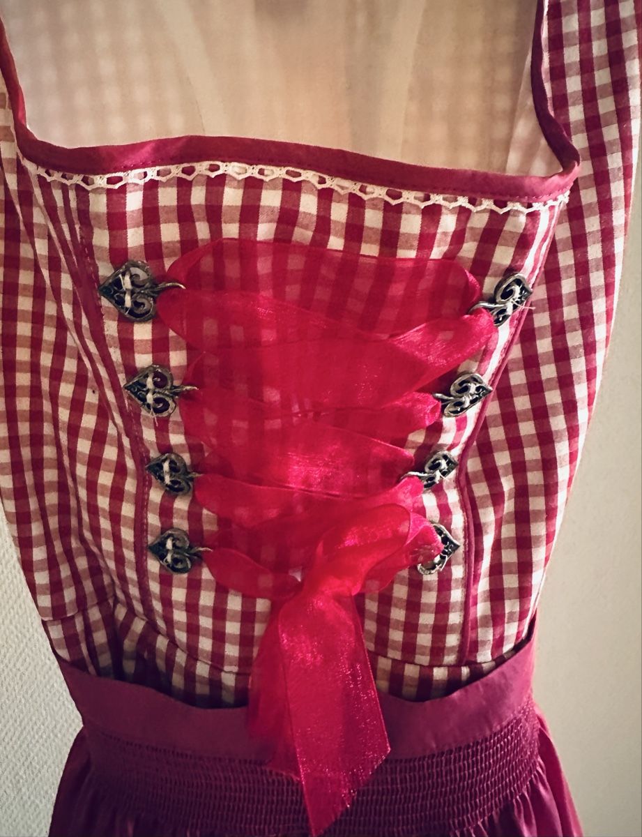 Vestiti: Süsses Dirndl von Marjo Grösse 36 ohne Bluse – Nuovo (secondo la descrizione) da Fehraltorf venduto da Kung-Fu 1