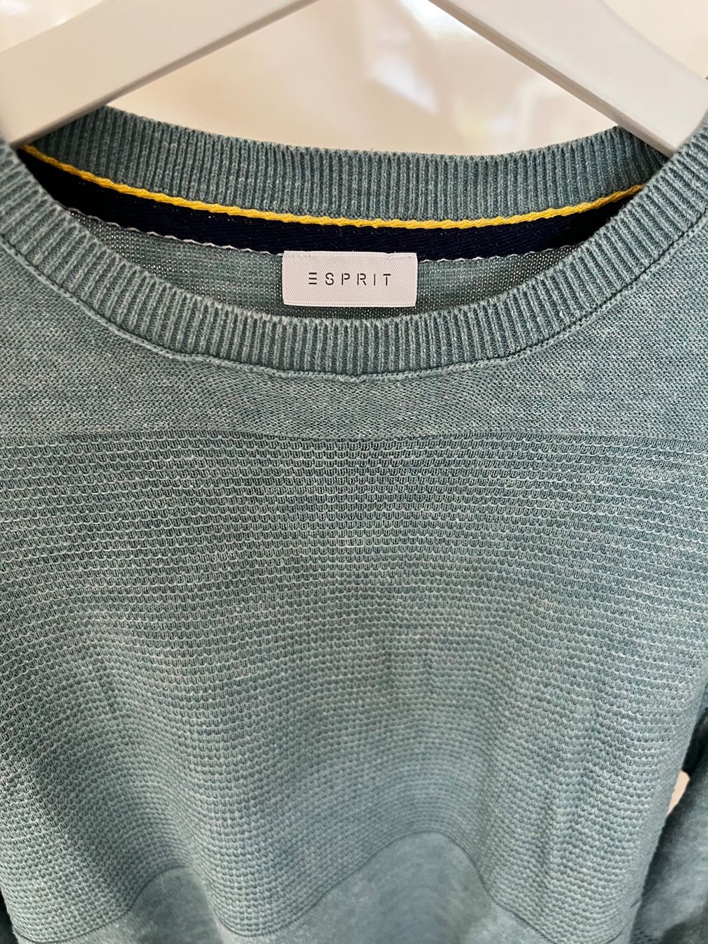 Esprit Pullover & Sweatshirts: ESPRIT Pullover – Gebraucht aus Oberwil-Lieli von Jo-Ke 1