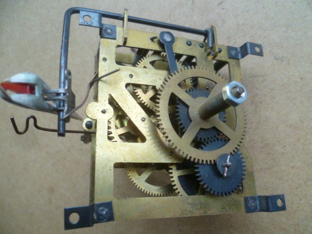 Orologi da terra & Orologi da parete: Kuckucks Uhrwerk mit Vogel – Usato da Effretikon venduto da Heimstudio 2