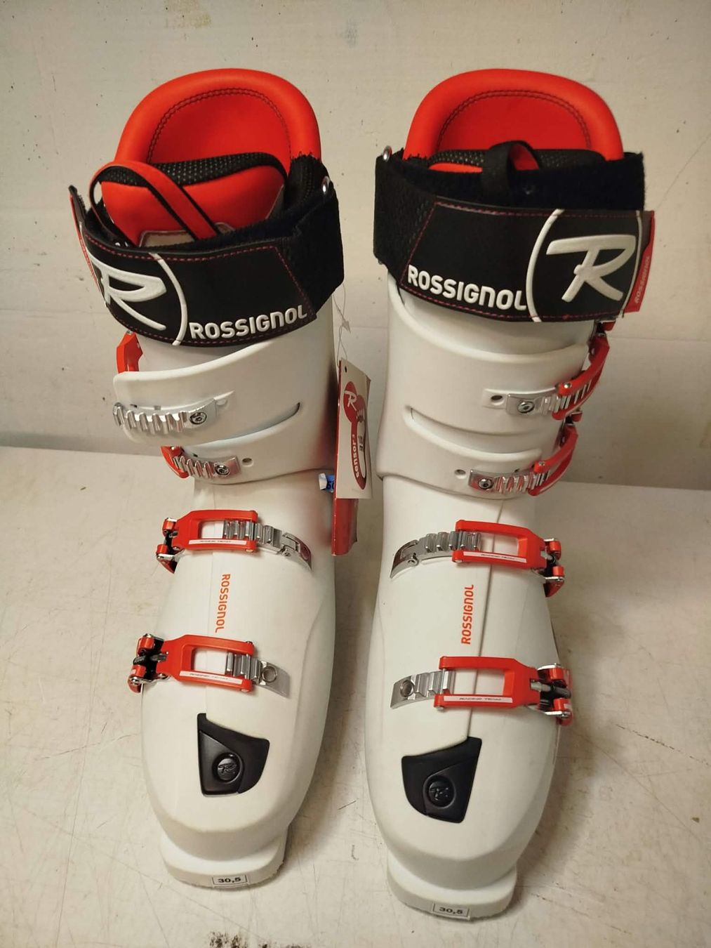 Scarpe da uomo: Chaussure de ski ( nr 2 ) – Usato da La Chaux-de-Fonds venduto da Emmaus2300CDF