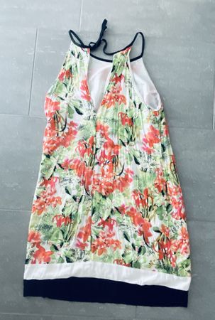SCHÖNES KLEID VON CALZEDONIA GRÖSSE M