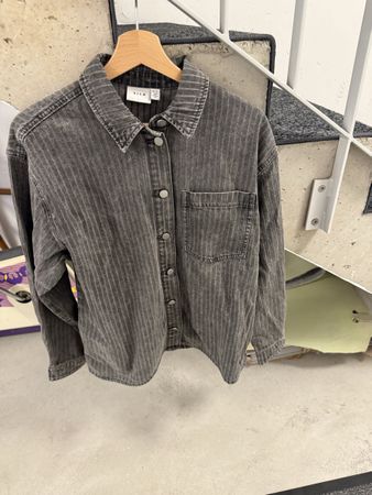 Damen Jeanshemd VILA grau gestreift Grösse 38 neu
