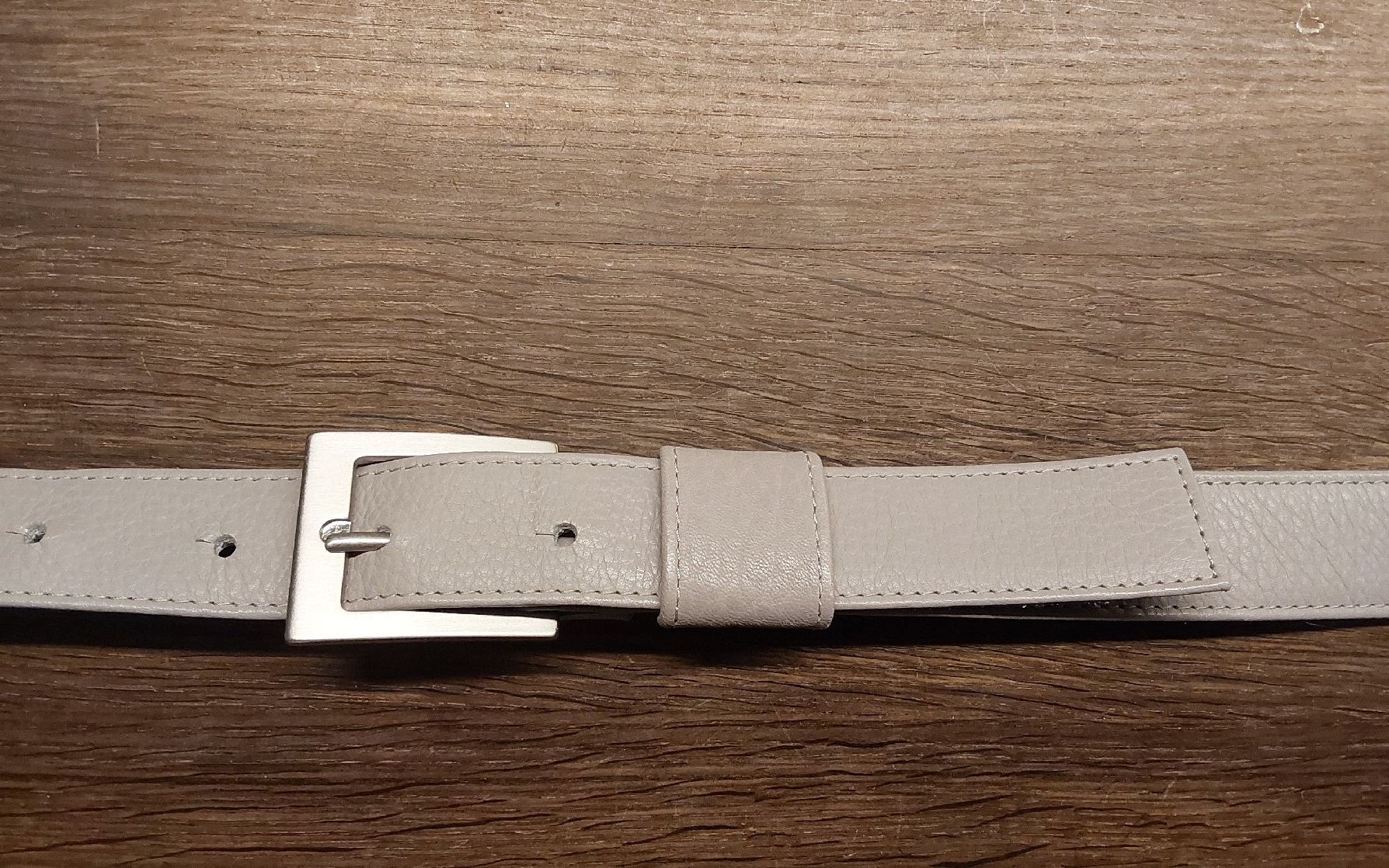 Borse da donna: Ledertasche format brigitte hürzeler grau – Nuovo (secondo la descrizione) da Köniz venduto da scopello12 5