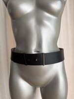 Hugo Boss Bespoke Pin Belt, size M. Chic and Timeless.