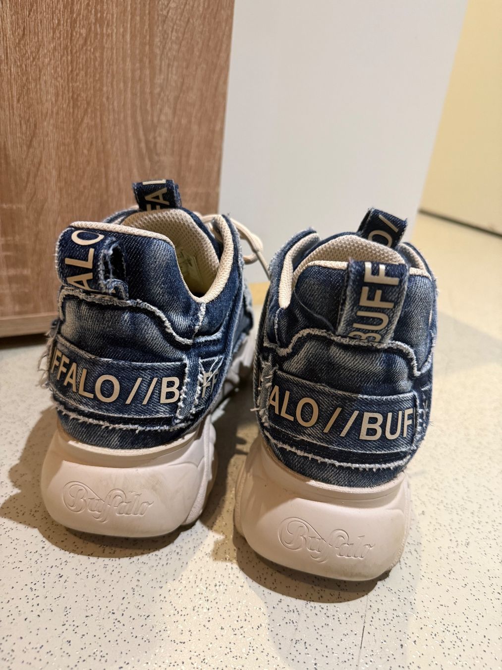 Buffalo Scarpe da donna: Buffalo Schuhe Gr.39 Praktisch Neu – Nuovo (secondo la descrizione) da Uster venduto da SAMMELPOST 2