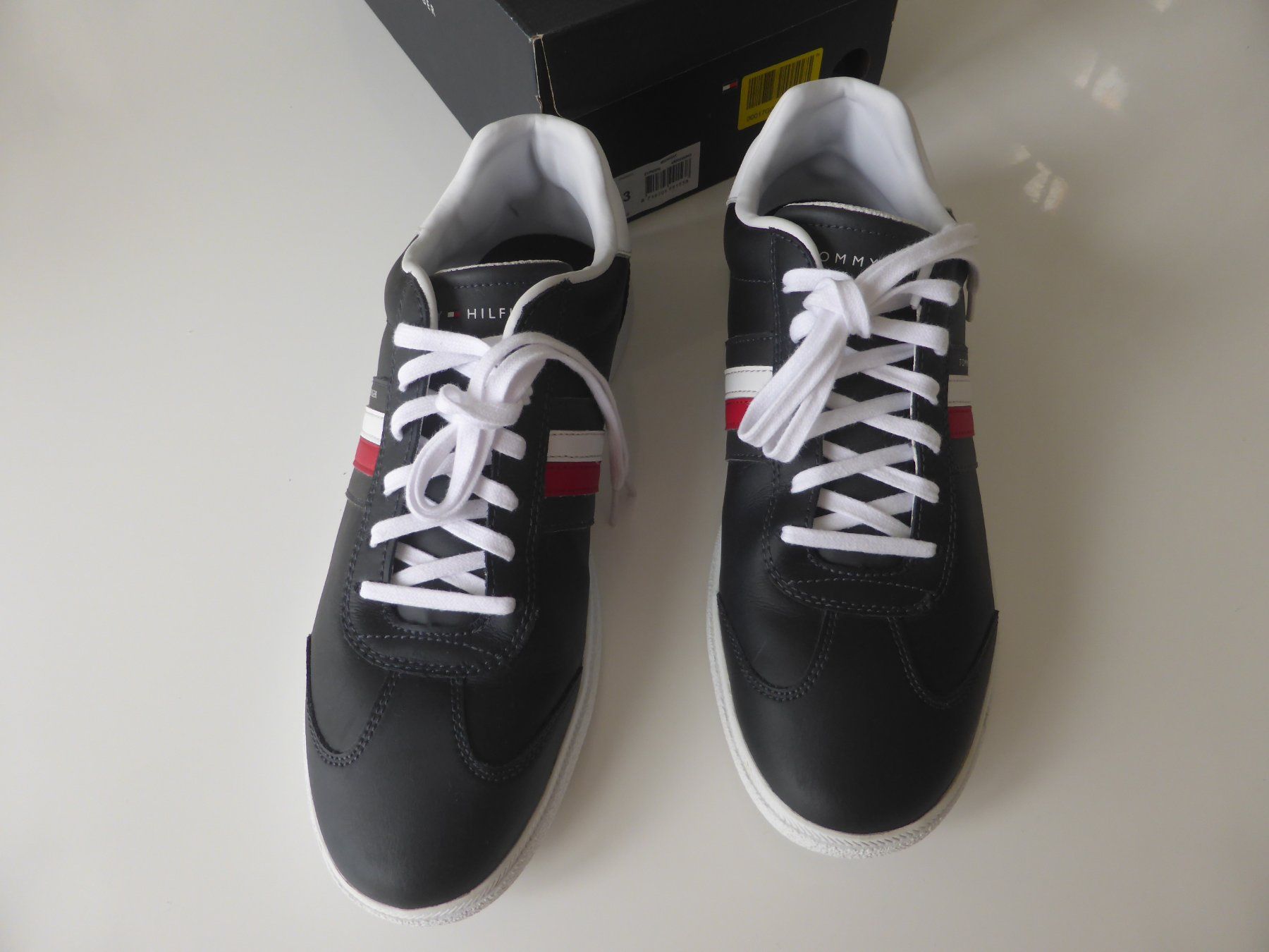 Tommy Hilfiger Scarpe da uomo: Schuhe  - Sneaker Tommy Hilfiger Gr. 43 – Usato da Trimmis venduto da bergamo10 5