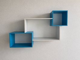 Selbstgemachtes Wandregal (Schulprojekt)