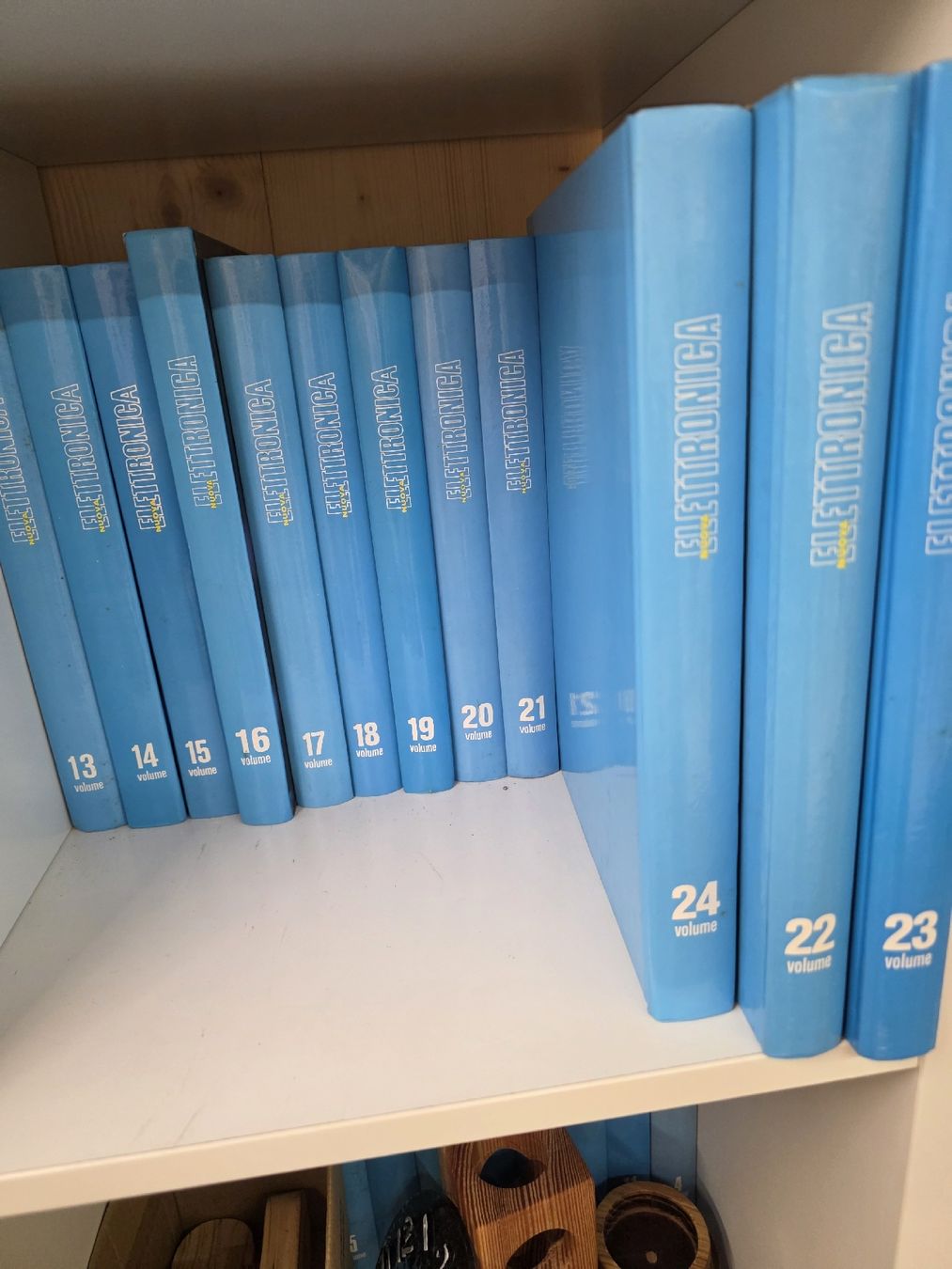 Livres: Nuova Elettronica e altro – D'occasion à Calpiogna par Nerowolf