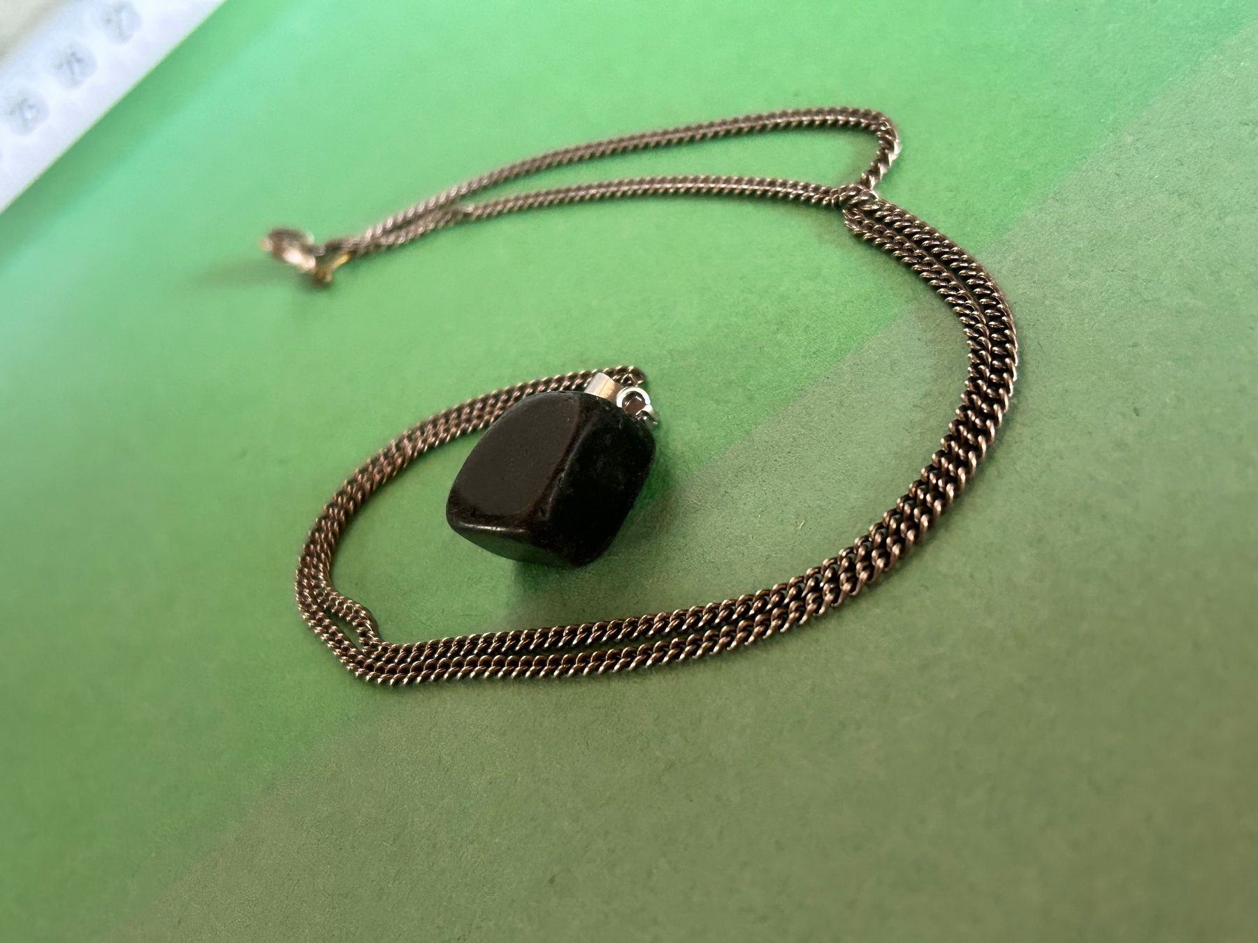 Catenine: Silberkette mit Schutzstein schwarz – Usato da Dittingen venduto da Bellevista 1
