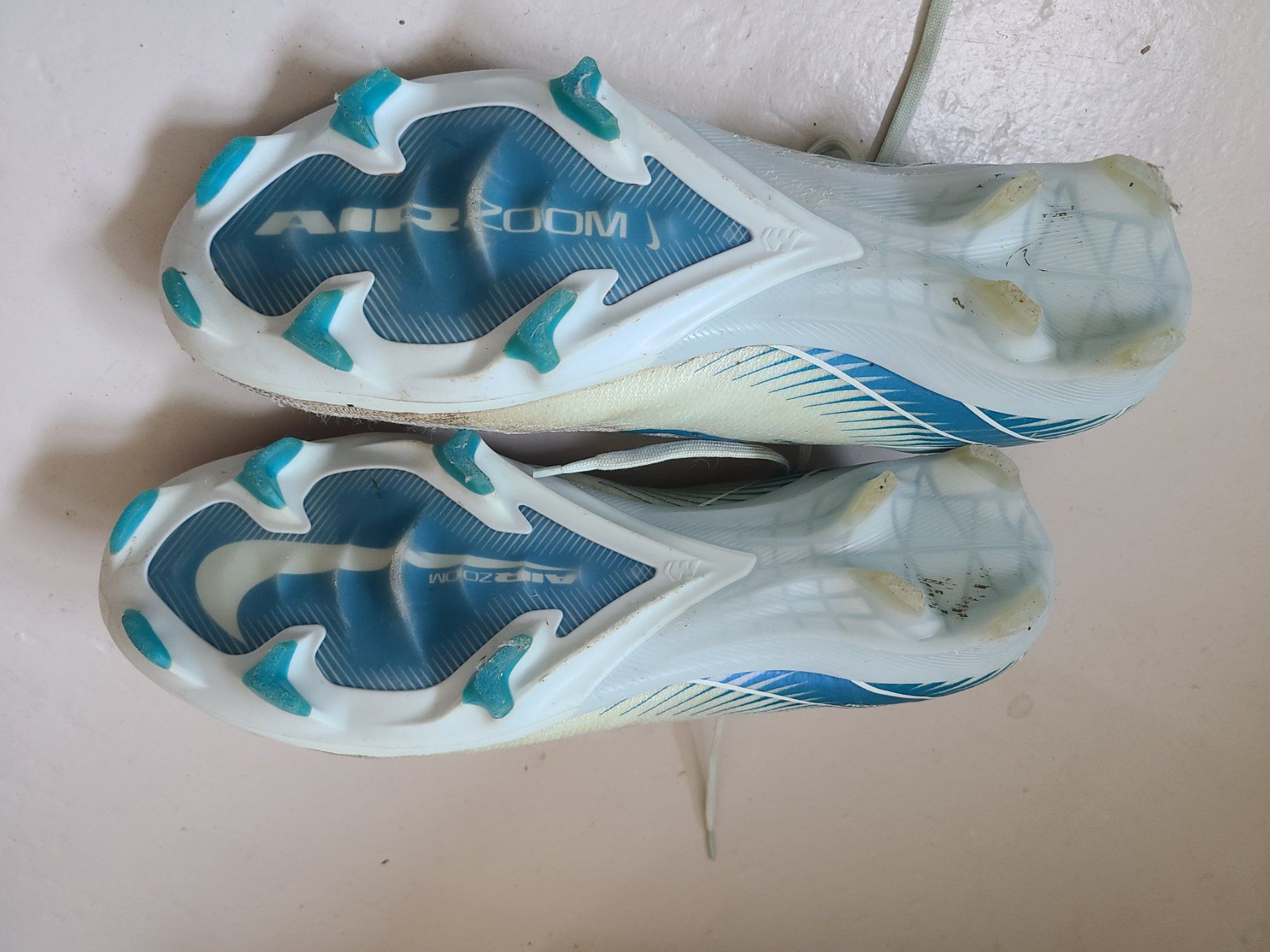 Scarpe da uomo: Fussballschuhe Gr.43 – Usato da Muhen venduto da mirjamdaetwyler 1