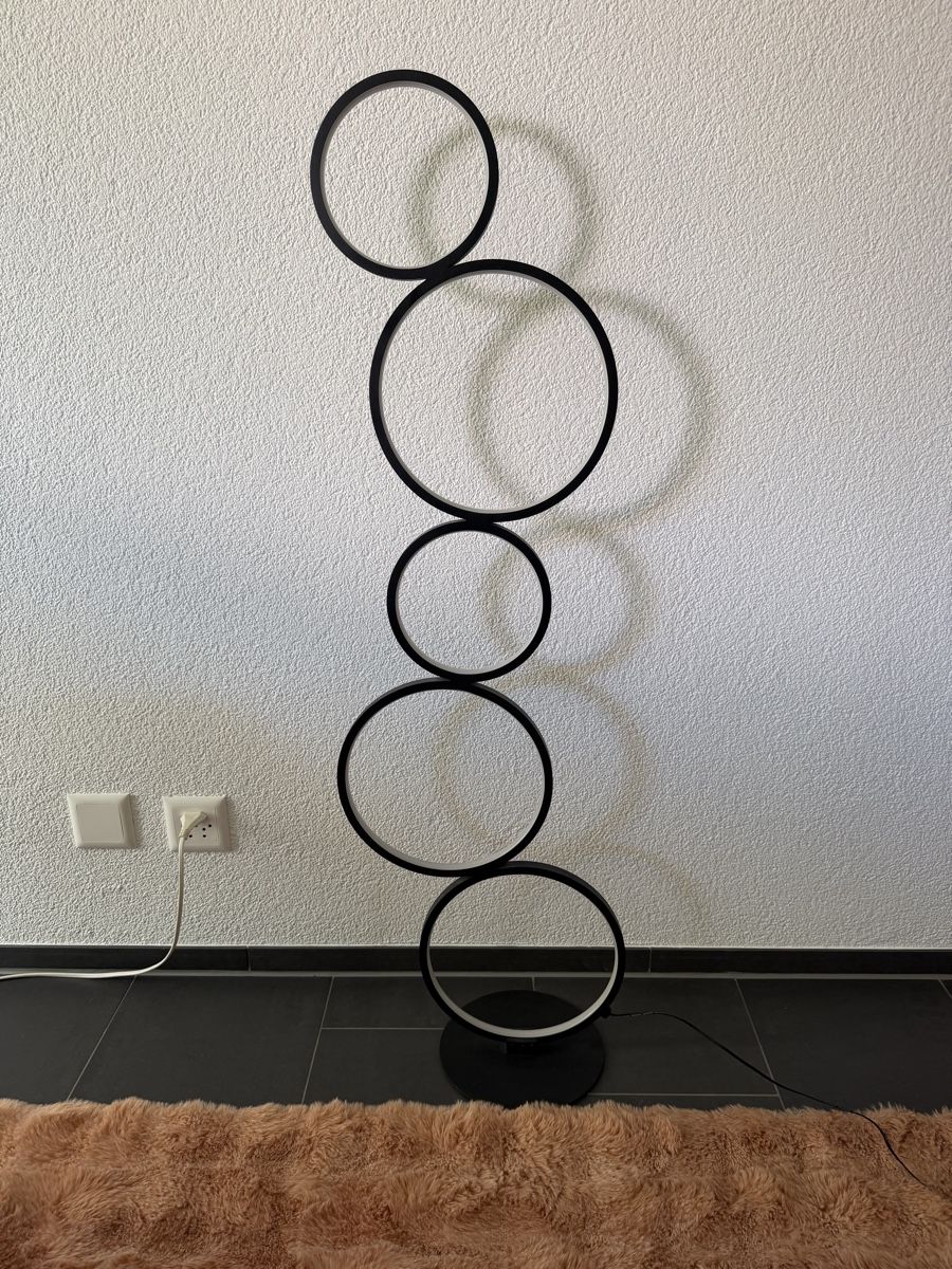 Lampen: LED Stehlampe schwarz Ringdesign  – Gebraucht aus Andwil SG von mrs_h99 2