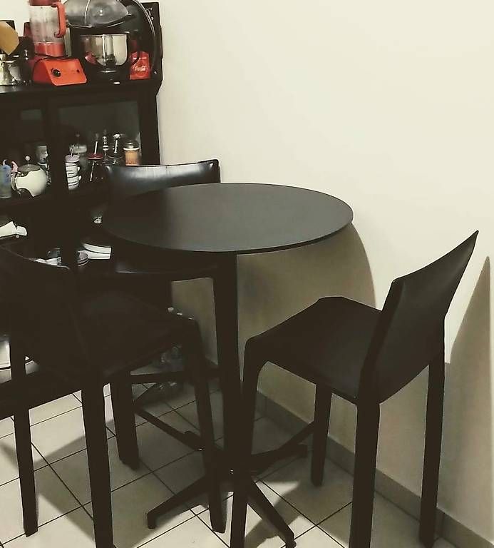 Vitra Tavoli: VITRA table bistro noire haute – Usato da Thônex venduto da Louisaben1