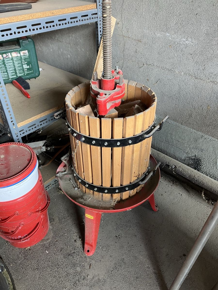 Tutte le macchine: Pressoir à fruits  – Nuovo (secondo la descrizione) da Vouvry venduto da Fjonas