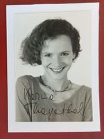 Karina Thayenthal Autogramm signiert Fotopostkarte 10x15cm