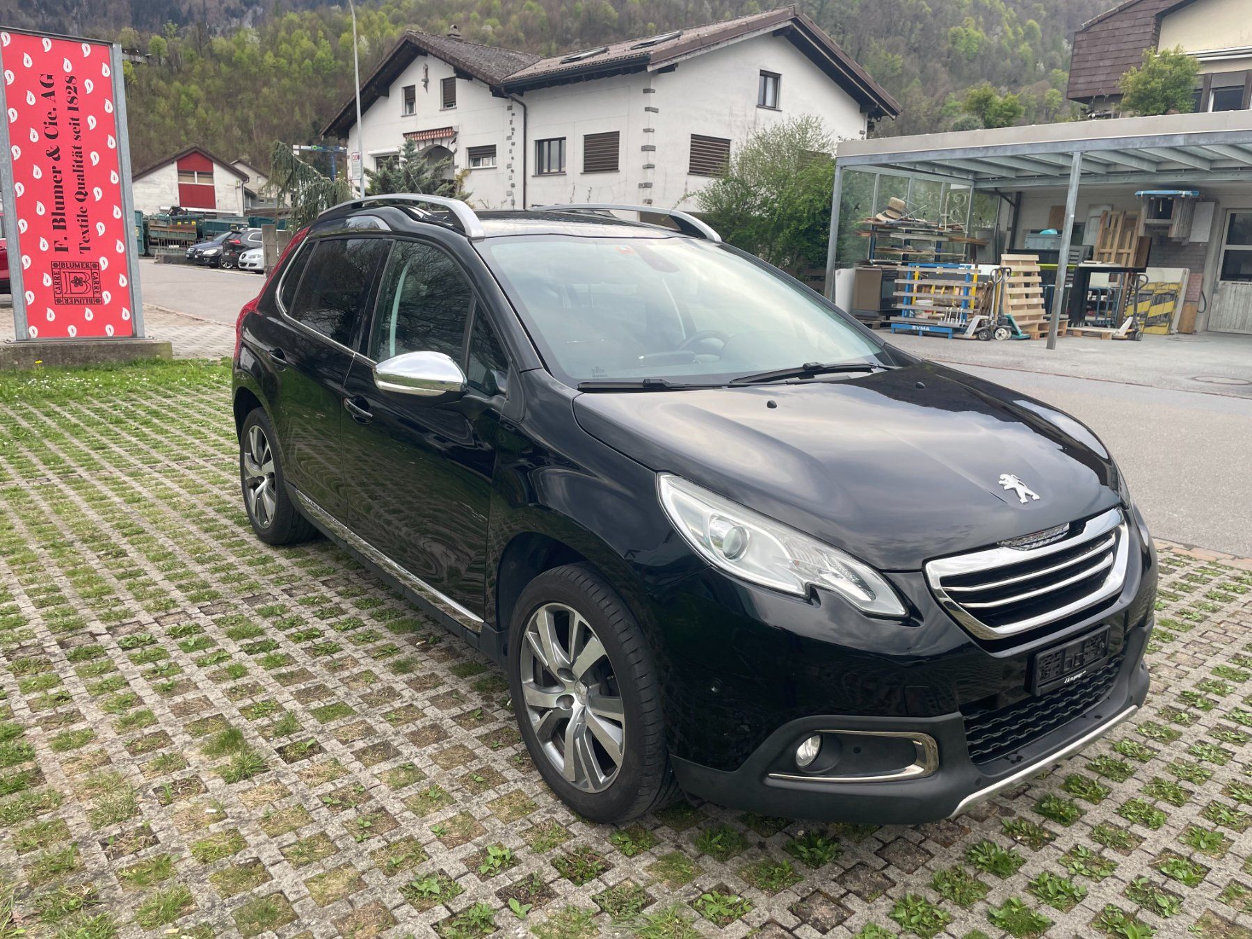 Peugeot Autos: 2016, Peugeot 2008 1.2 benzin – D'occasion à Bilten par Mietauto-Robert 2