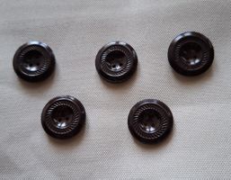 Knöpfe, dunkelbraun, 5 Stk., Durchmesser 16 mm.
