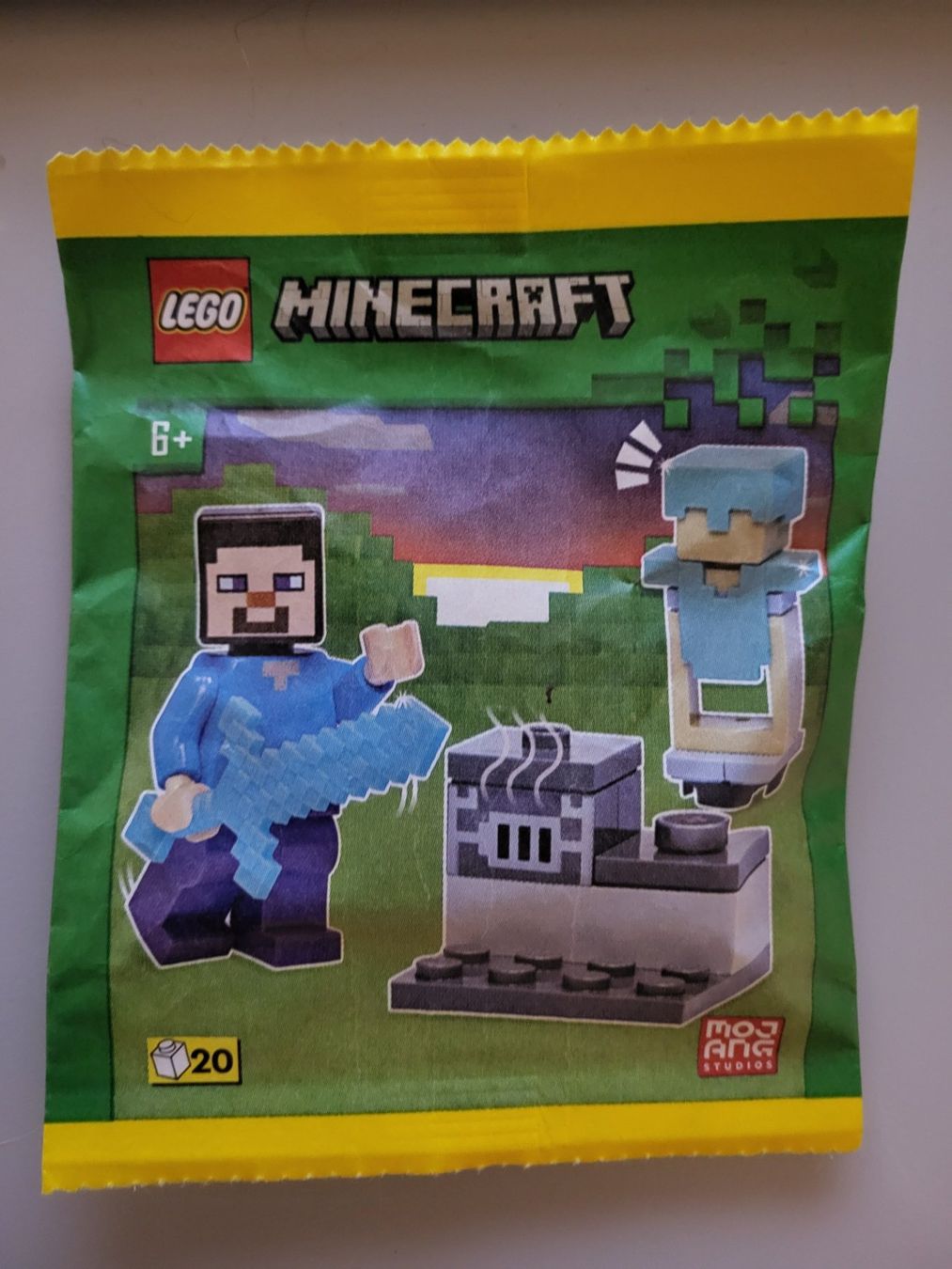 Lego Spielzeuge: LEGO Minecraft Steve mit Diamantentruestung – Neu und originalverpackt aus Kestenholz von modano47