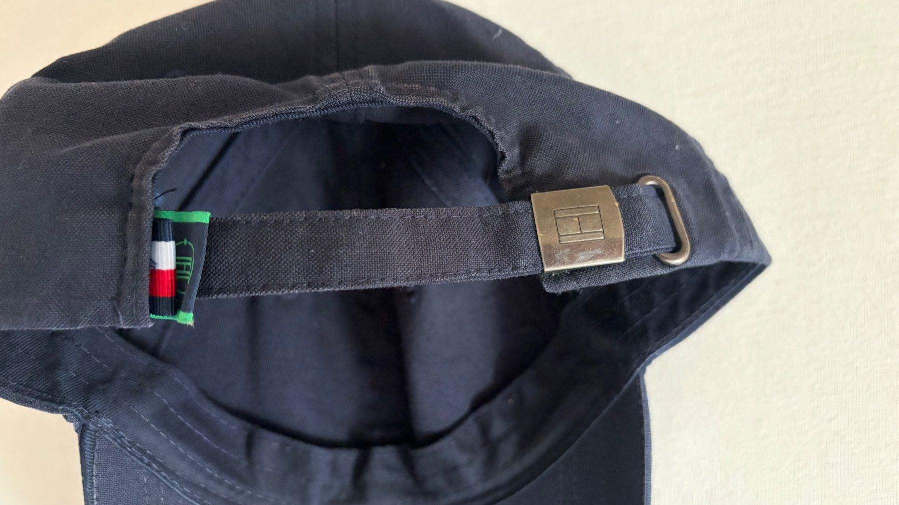 Tommy Hilfiger Copricapi, berretti & cappellini: Tommy Hilfiger Cap – Usato da Oberdiessbach venduto da liv_iaanna 3