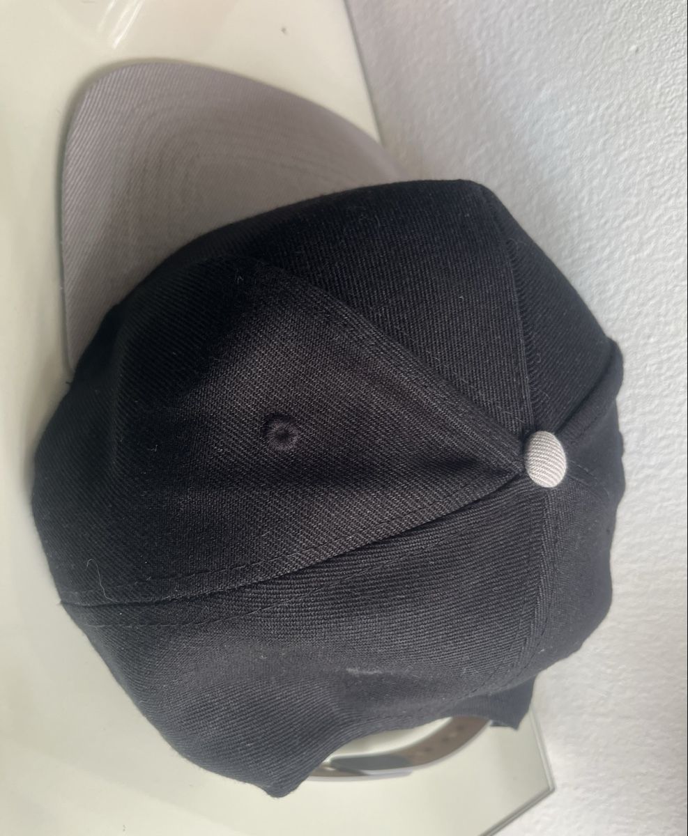 Altro in  Abbigliamento & Accessori: Kappe im Snapback-Stil (schwarz/grau) von Beechfield – Nuovo (secondo la descrizione) da Möhlin venduto da mil_h55x 5