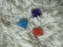 Lot de 3 boîtes de perles en verre petites 