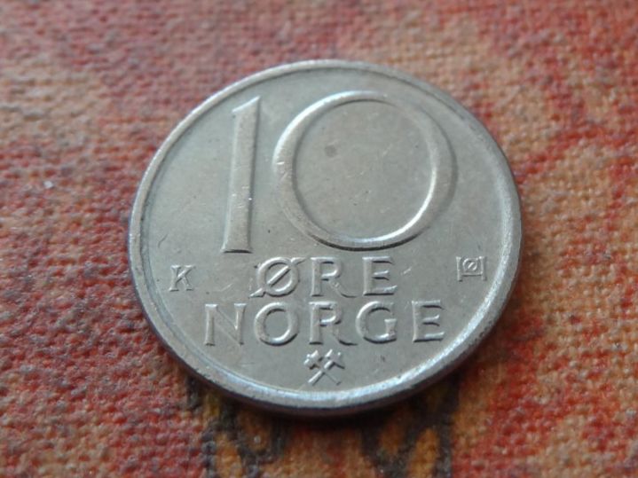 Toutes les monnaies: NORVEGE  10  ORE  1983 – D'occasion à Romanel-sur-Lausanne par Swift13 1
