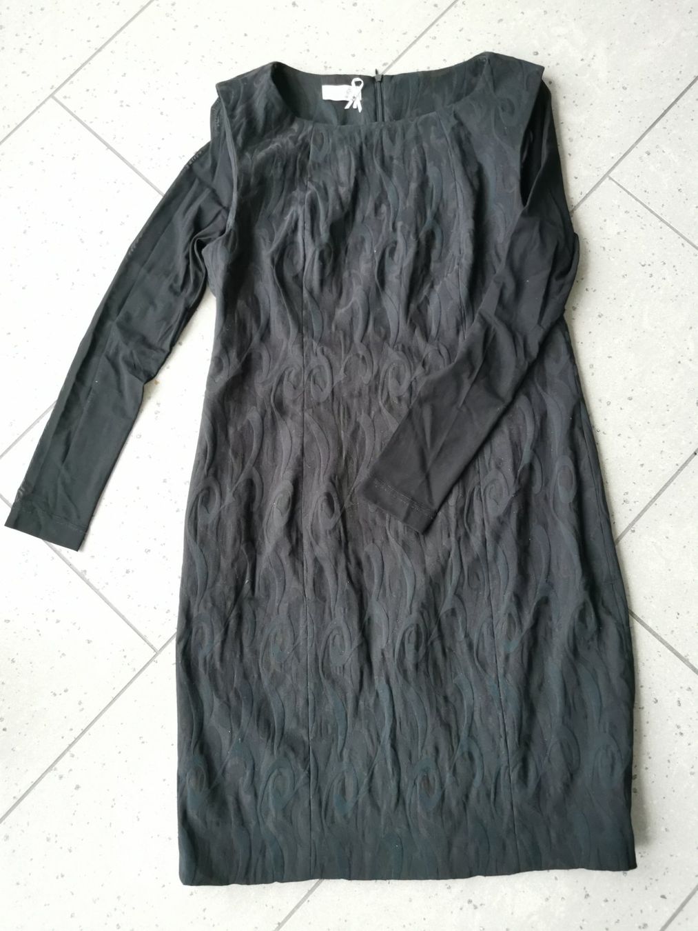 Vestiti: Schwarzes Kleid, Gr. 42, Apanage – Nuovo (secondo la descrizione) da Malters venduto da Wahni81