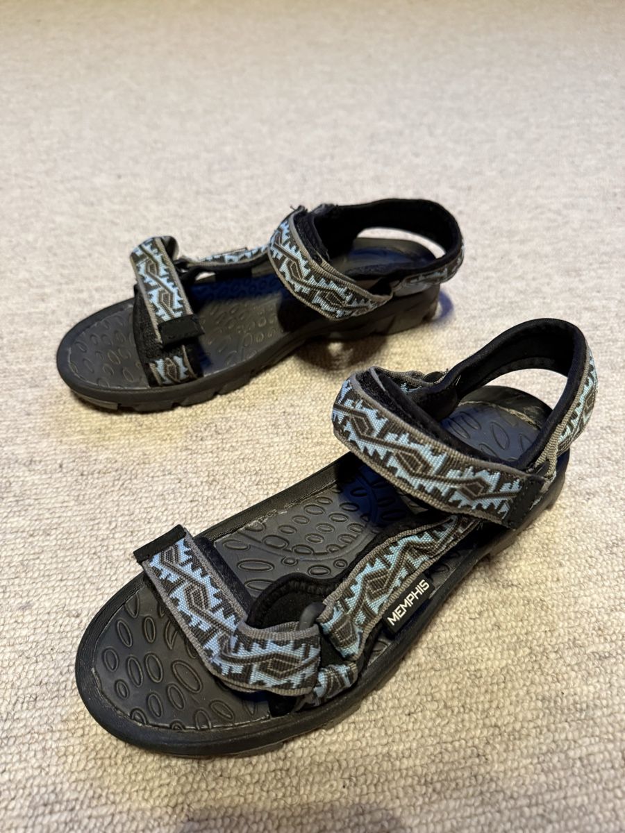 Chaussures femmes: Memphis Sandalen Grösse 39 – D'occasion à Davos Glaris par noa_59j8 1