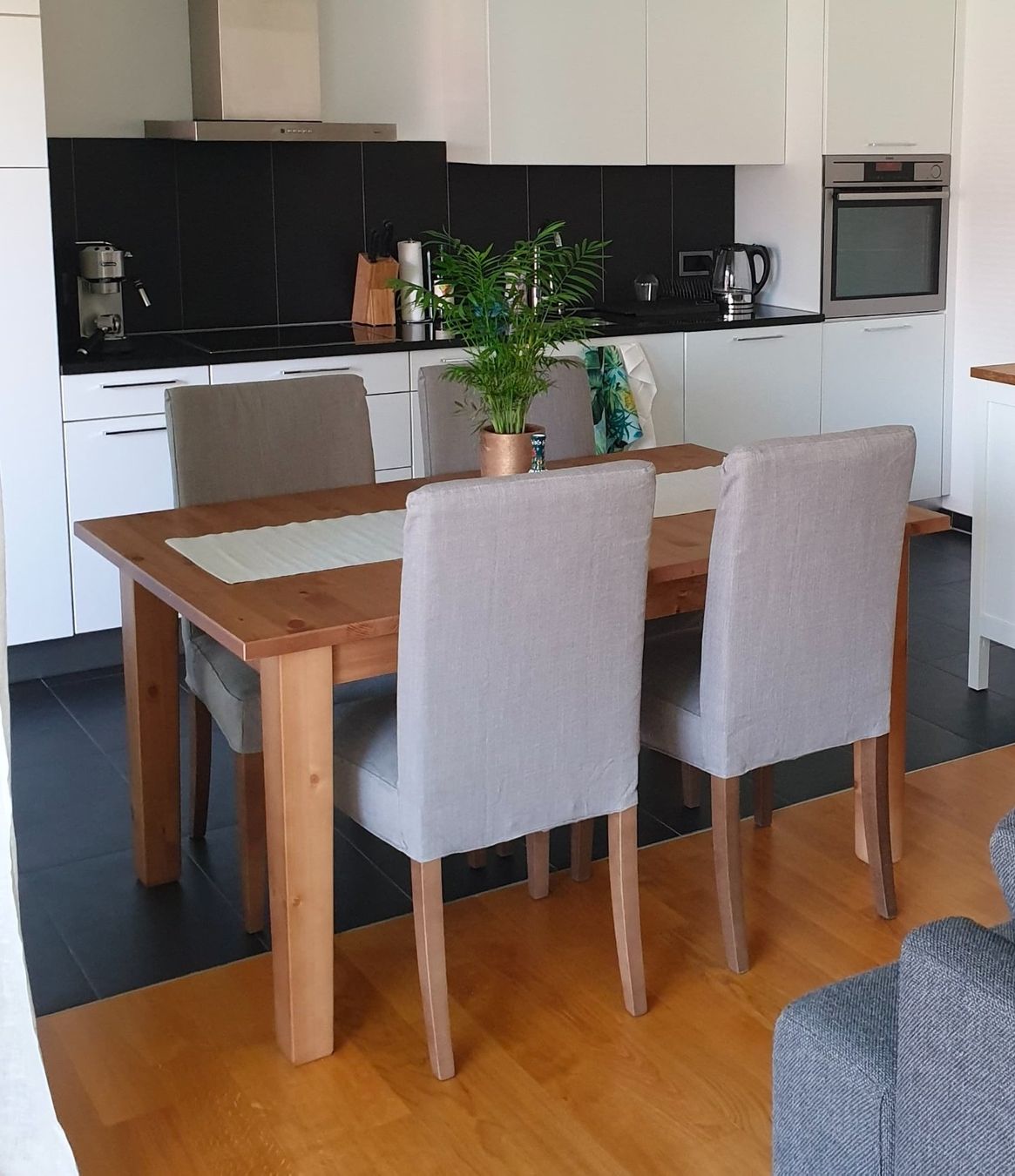 Ikea Set di tavolo e panche: Table extensible en bois massif + 4 chaises – Usato da Gland venduto da noa_759s
