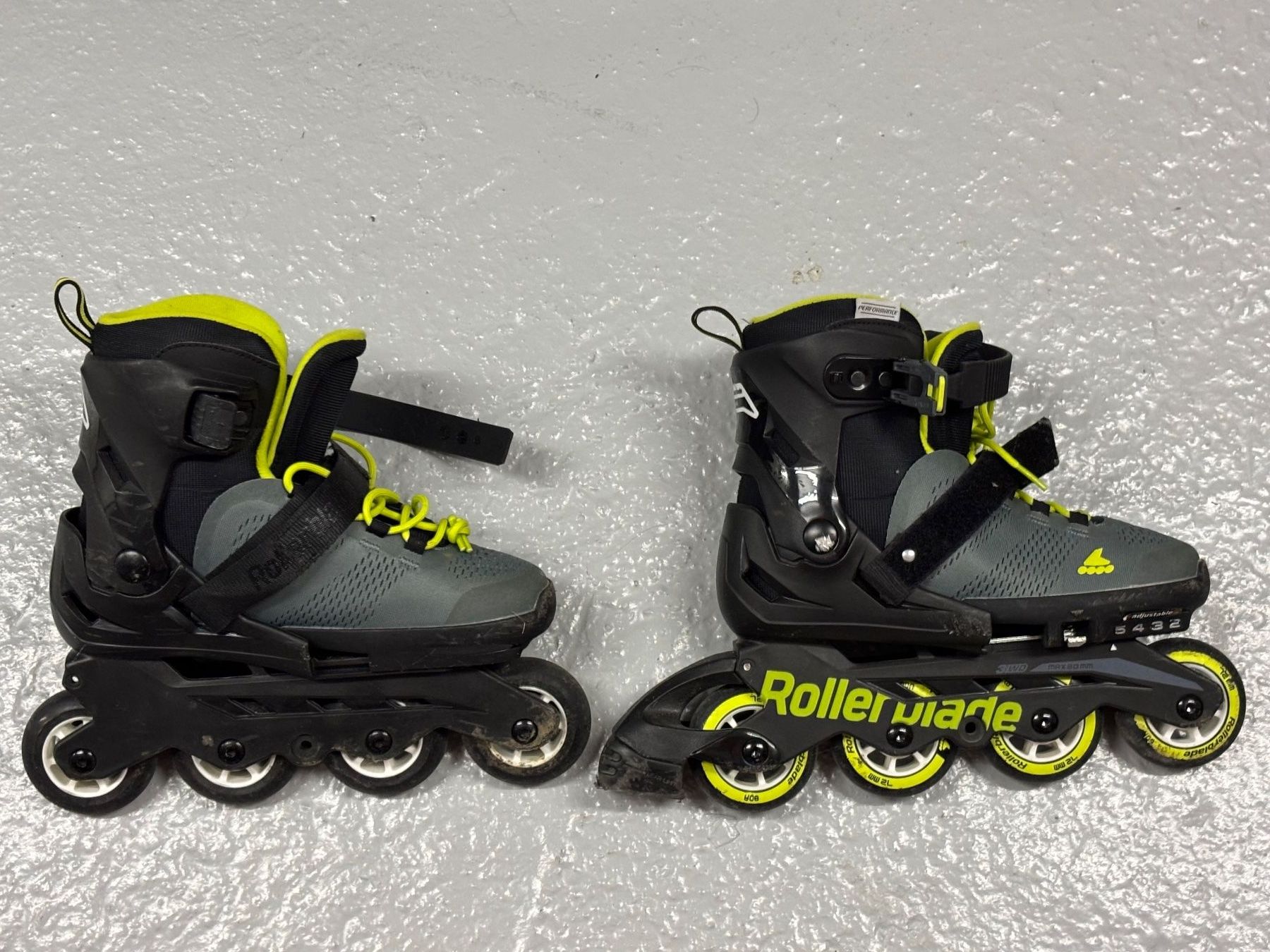 Patins à roul. & inline: Rollerblade MAXX Inline Skates EU 33-36.5 gebraucht – D'occasion à Erlinsbach par plastido