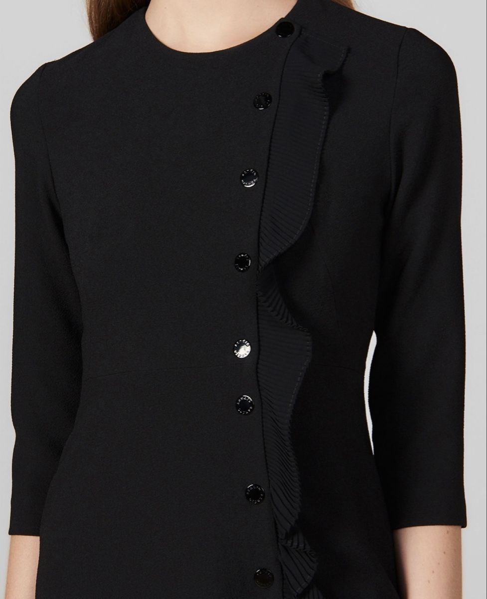 Sandro Vestiti: Sandro , Elegantes, kurzes, schwarzes Kleid, Grösse S – Nuovo (secondo la descrizione) da Worblaufen venduto da fortuna.. 4