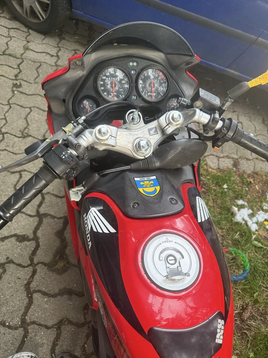 Honda Route: Honda CBR – Défectueux à Arni BE par dar_t5yl 4