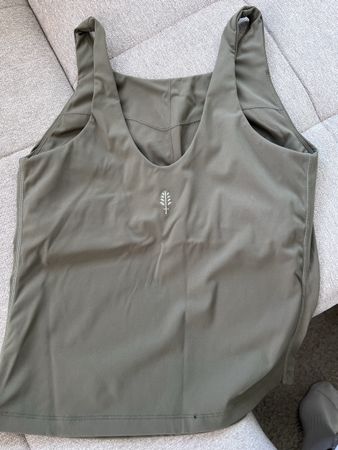 SDS Top - olive - Gr. M - Neuwertig!