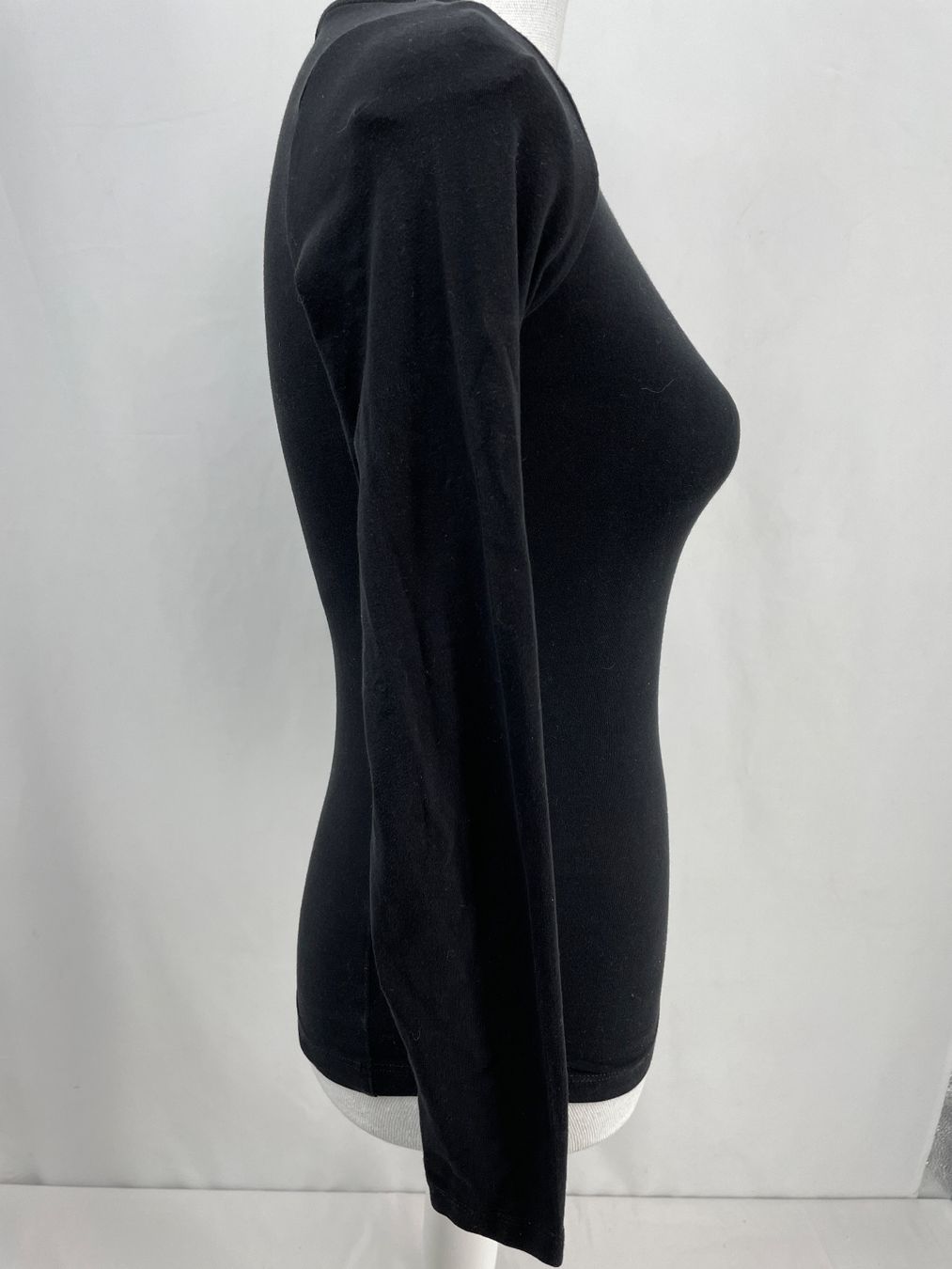 H&M Tops: H&M Pull noir – Gebraucht aus Lausanne von PlusValue_Lausanne 2
