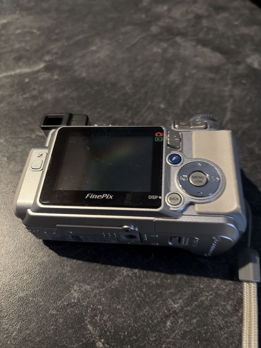 Fujifilm Fotocamera: Fujimi fine pix 510  – Usato da Biasca venduto da danshankoukis 1