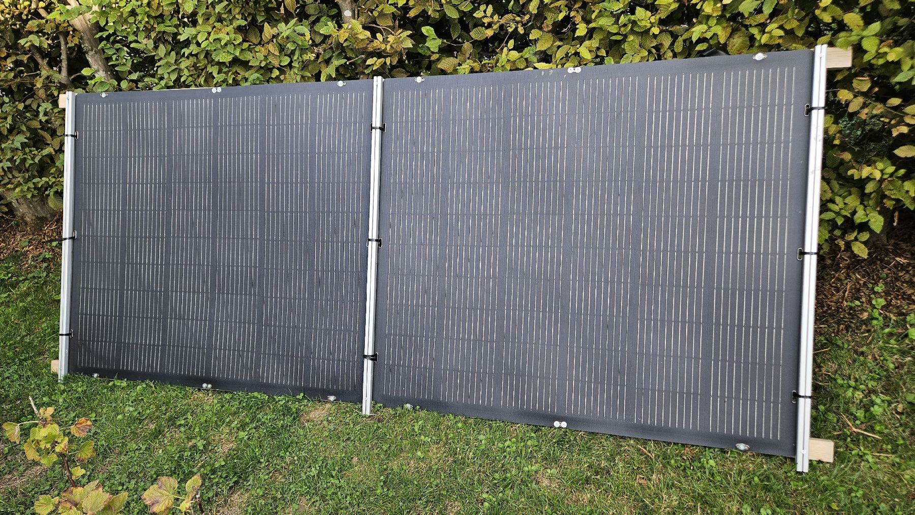 Solargeräte und Solarprodukte: 2 flexible Solarpanel, 2 x 220 W – Gebraucht aus Wädenswil von foxi2000