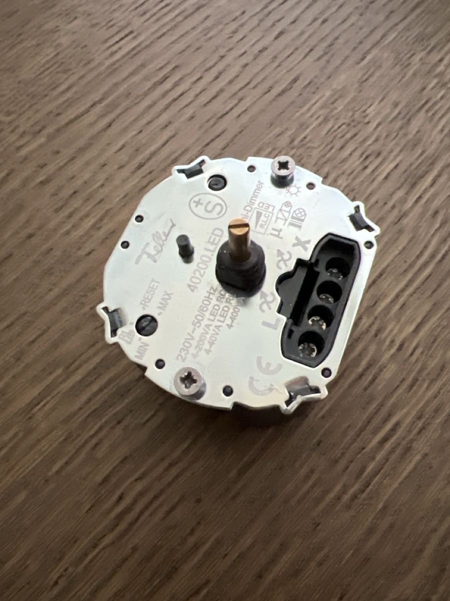 Feller Elektronikbauteile: Feller LED Dimmer 4-200VA – Gebraucht aus Au ZH von Supersnake997