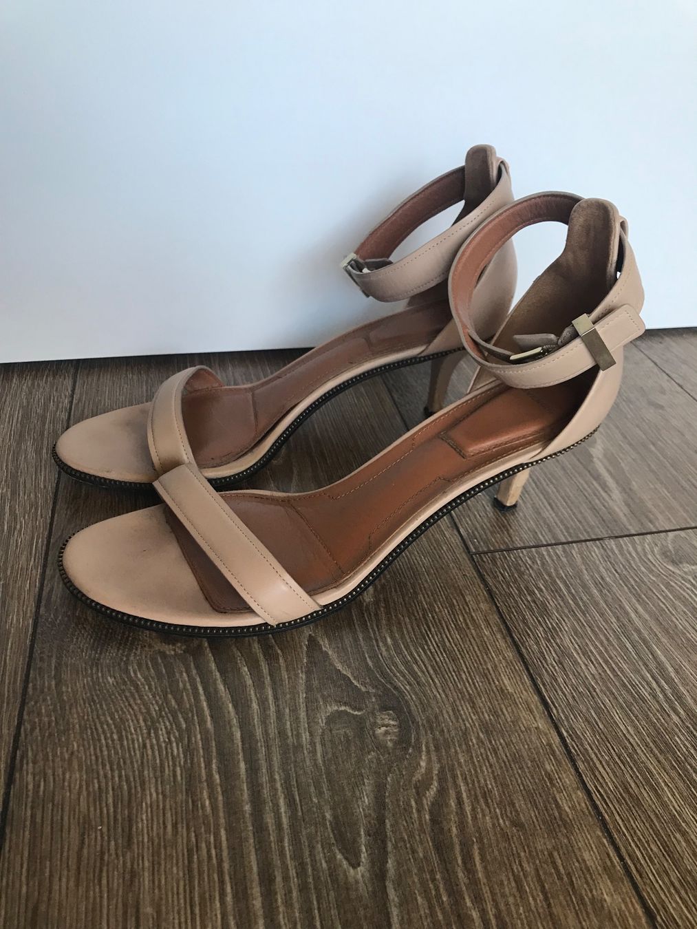Givenchy Scarpe da donna: Givenchy sandales 39 – Usato da Grimisuat venduto da eliseba88