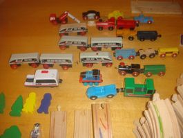 Holz Eisenbahn mit Züge und Zubehör