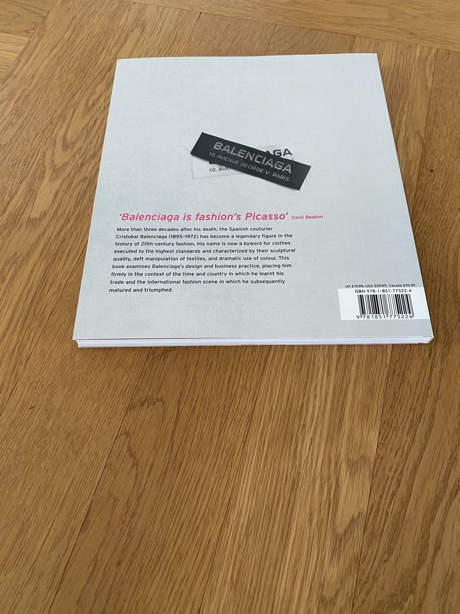 Libri: Balenciaga Coffee Table Book – Usato da Zürich venduto da blancali 3