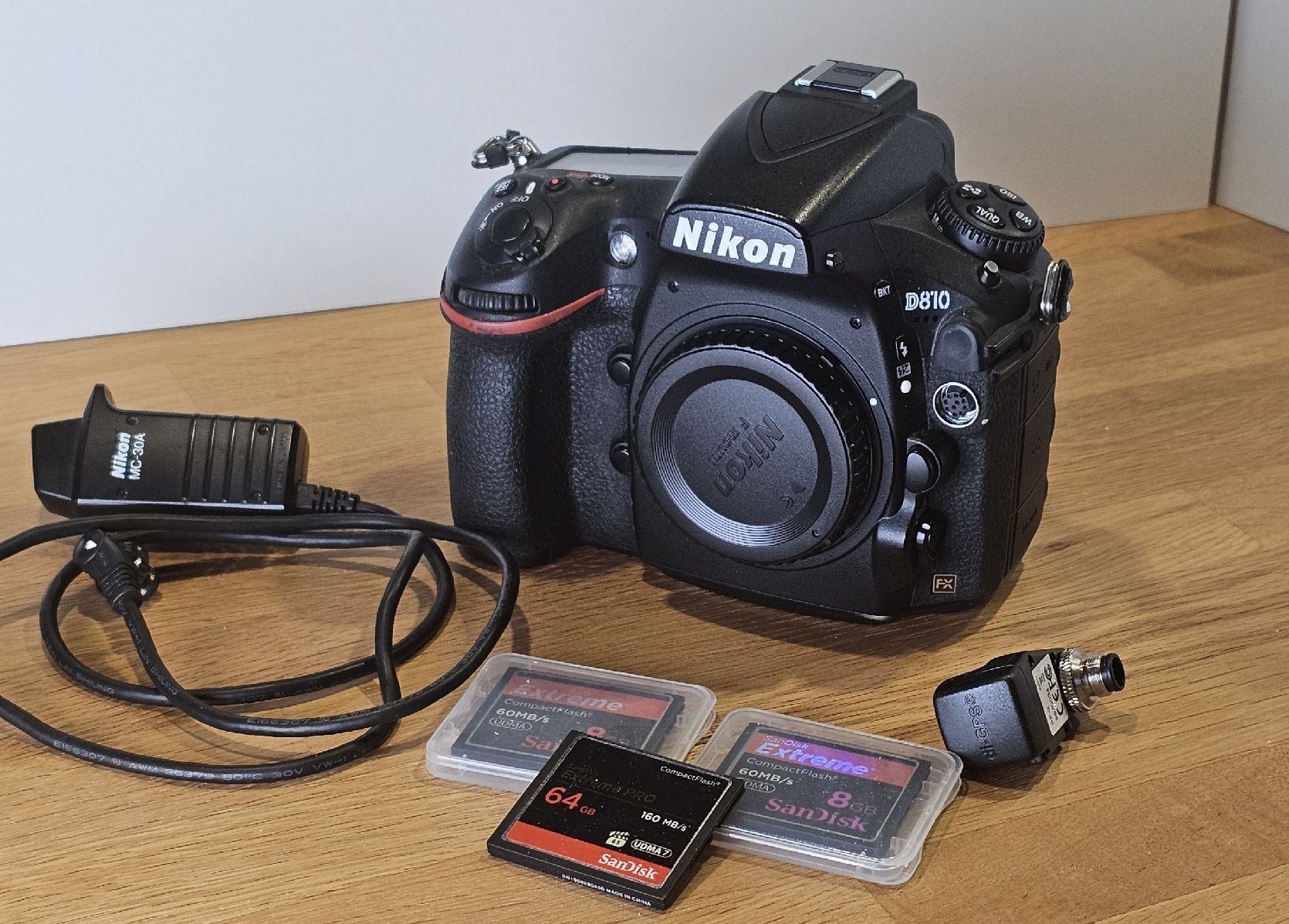 Nikon Fotocamera: Nikon D810 mit Zubehör – Usato da Neuendorf venduto da Foxhollow01 1