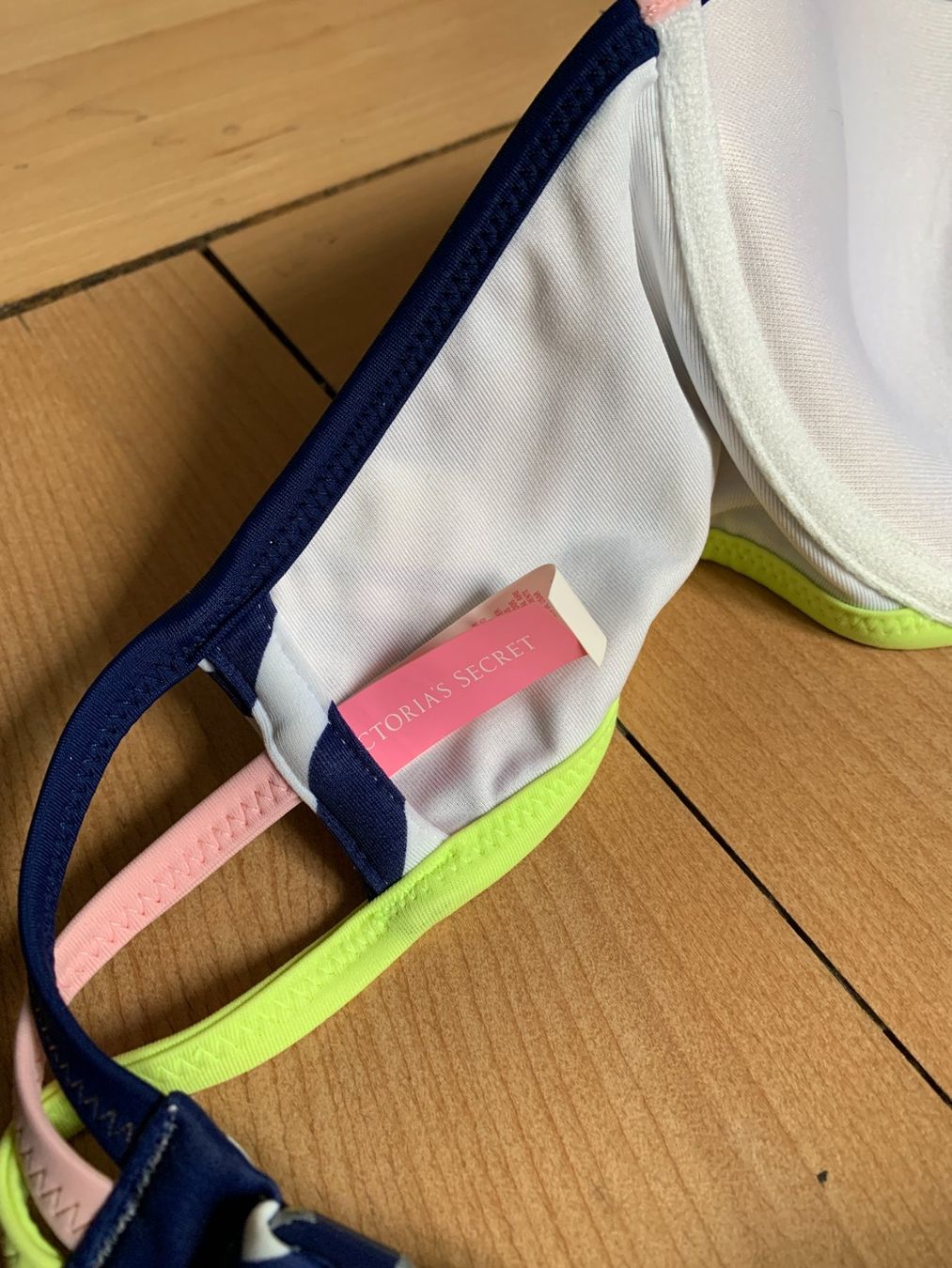 Victoria's Secret Badekleider & Bikinis: VICTORIA'S SECRET - Bikini Oberteil 36C – Gebraucht aus Zürich von Diazaio 2