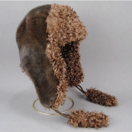 Russische Brown Wintermütze Ouchanka - Bonnet d'hiver brun