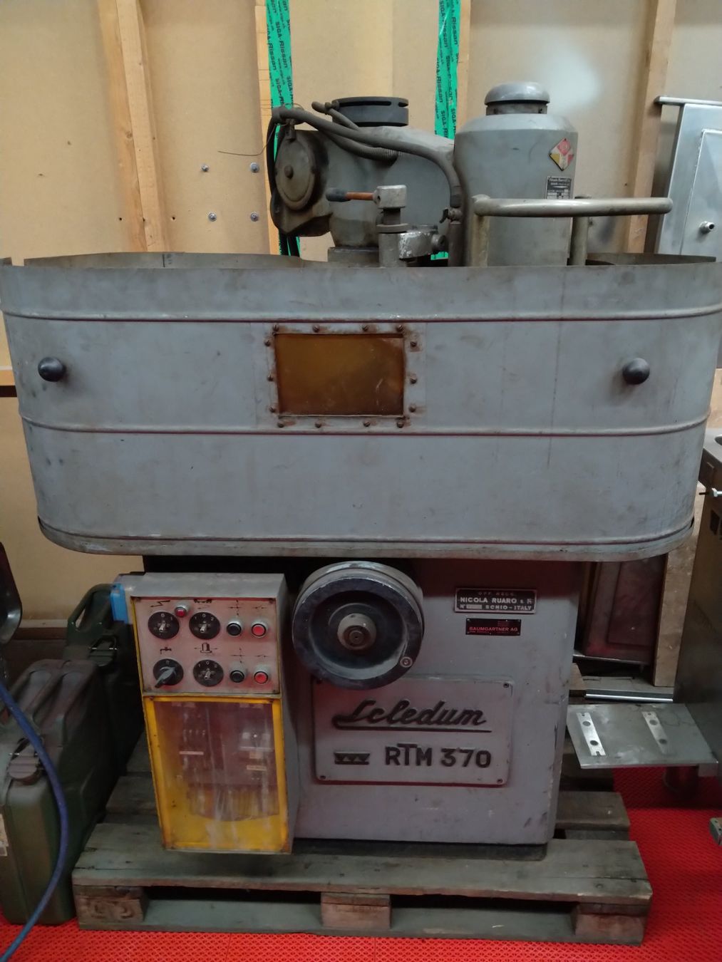 Tutte le macchine: Scledum RTM370 Planschleifmaschine – Usato da Alpnach Dorf venduto da M-T-W