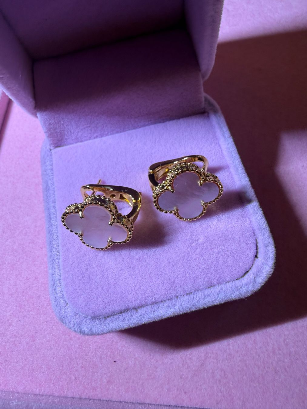 Orecchini pendenti & Orecchini a lobo: Boucles d'oreilles trèfle rose et or – Nuovo e nell'imballaggio originale da St-Maurice venduto da Sandrinette123 7