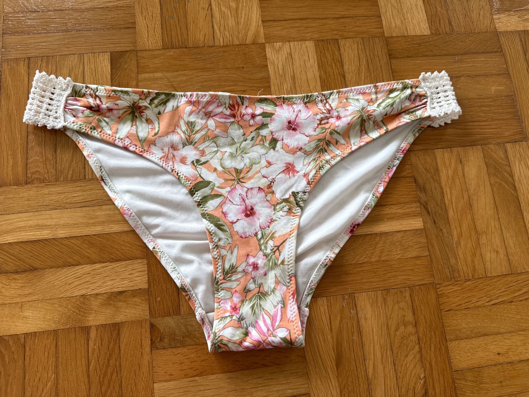 Costumi da bagno & Bikini: Bikinihose M/38 – Usato da Horgen venduto da linuxrp