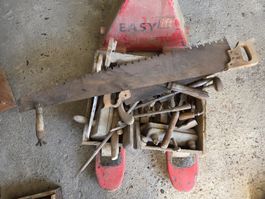 Lot outils anciens avec scie et rabots état usagé