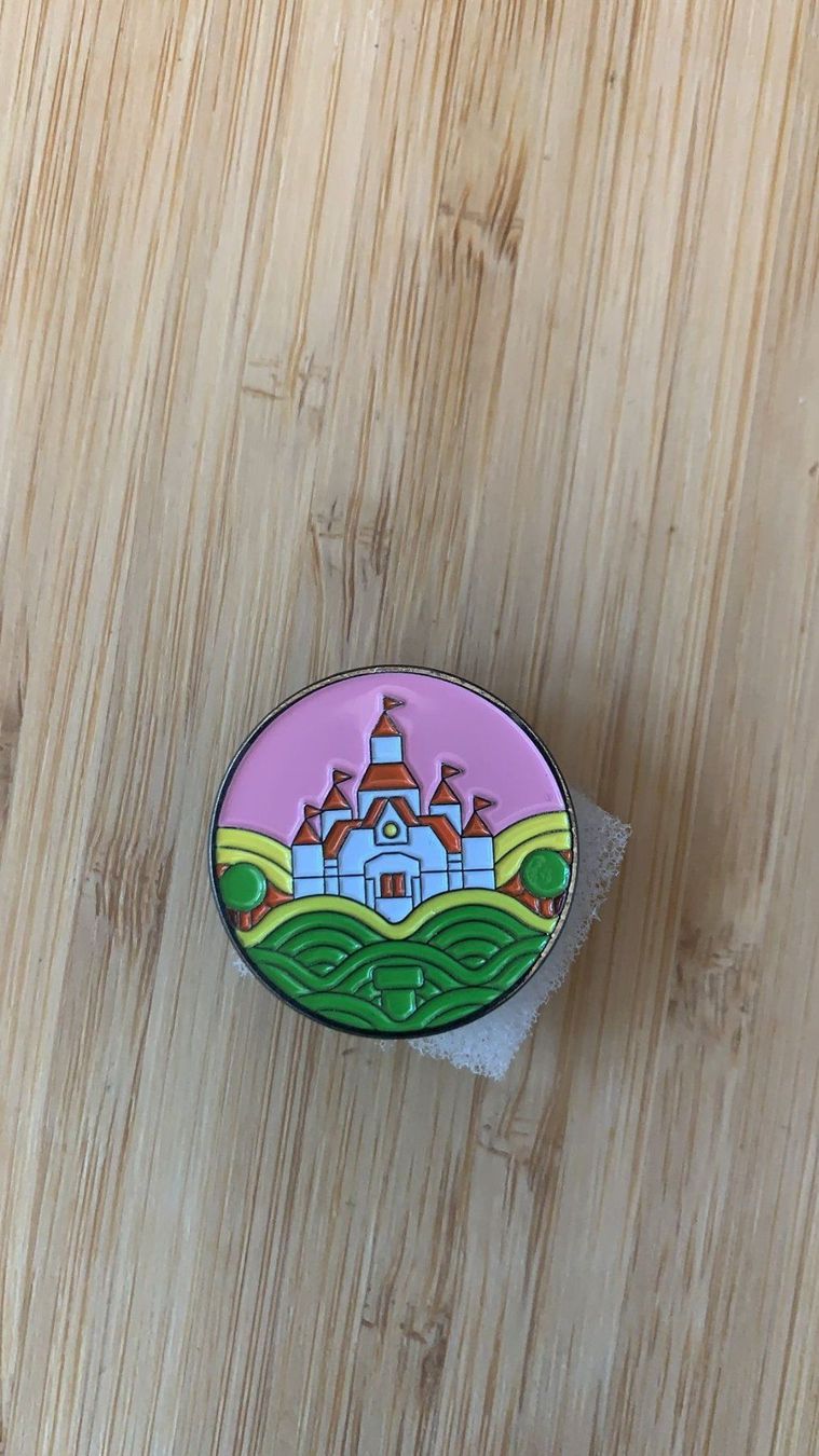 Console: Pin Peach Castle von Mario – Nuovo e nell'imballaggio originale da Gebenstorf venduto da RetroFuture
